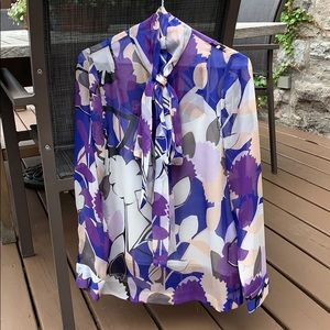 Gorgeous pattern bow blouse with white camisole